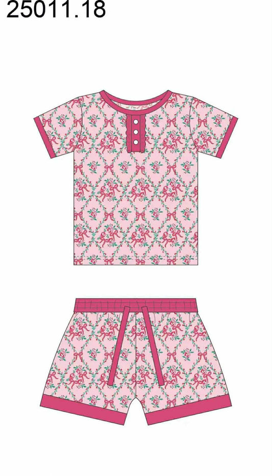 Blooms & Bows Bamboo Lounge